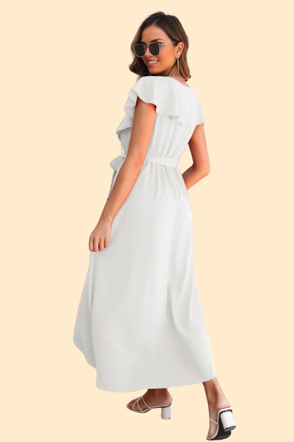 Sophisticated midi dress with a touch of glamour